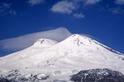 Elbrus Dağı, Doğu ve Batı Zirveleri